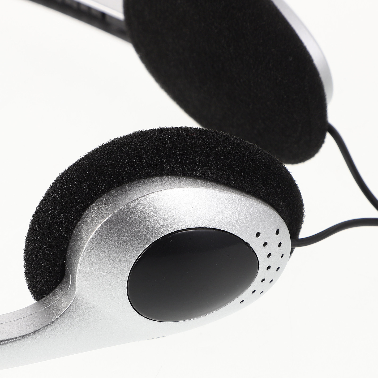 Retro Silver on Ear Headphones - Retro Gaming On Phone 评论和价格